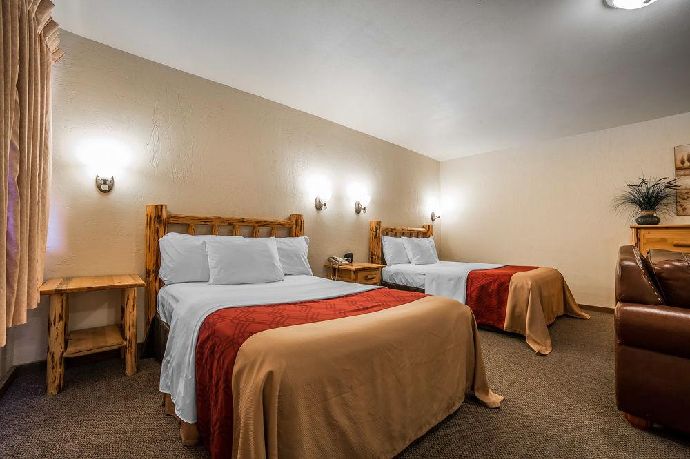 Econo Lodge Inn & Suites Kalispell - Glacier National Park Gateway Экстерьер фото